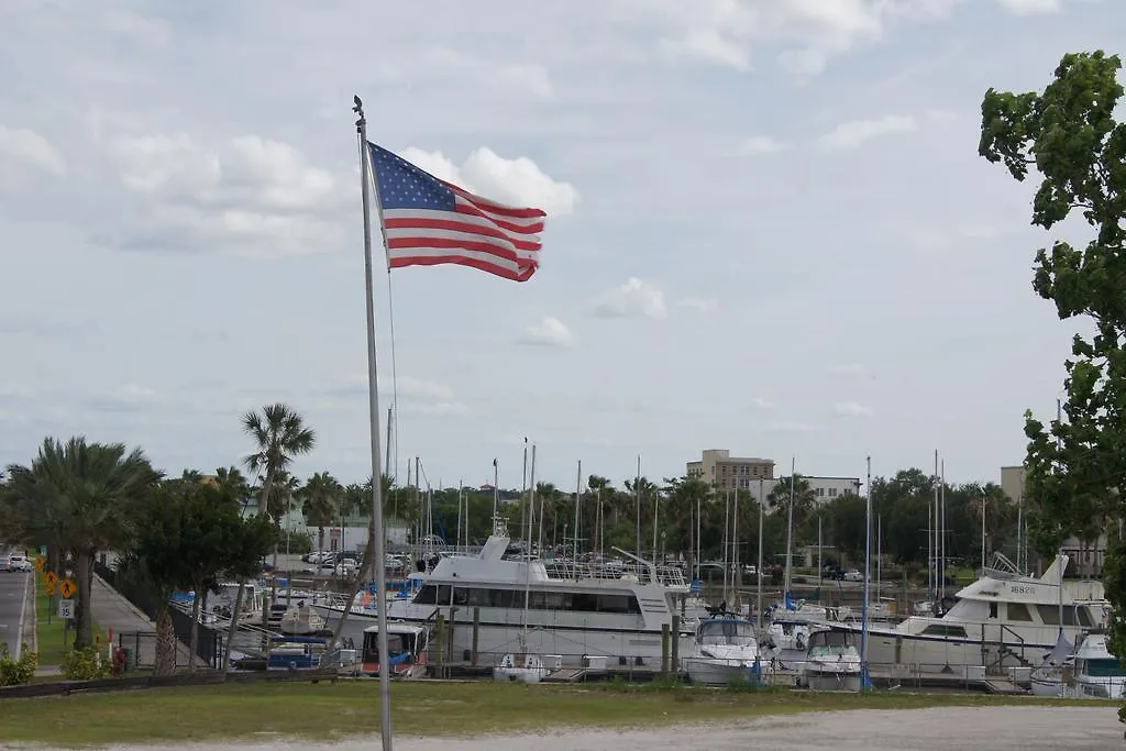 Monroe'S On The Lake Hotel & Banquet Hall Sanford